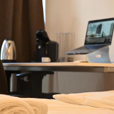 Private Room With Free Parking Κόμπλεντς Εξωτερικό φωτογραφία