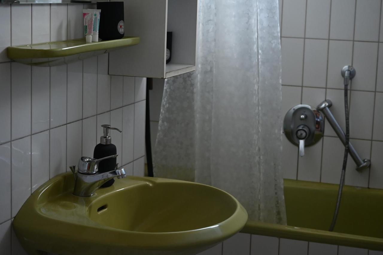 Private Room With Free Parking Κόμπλεντς Εξωτερικό φωτογραφία