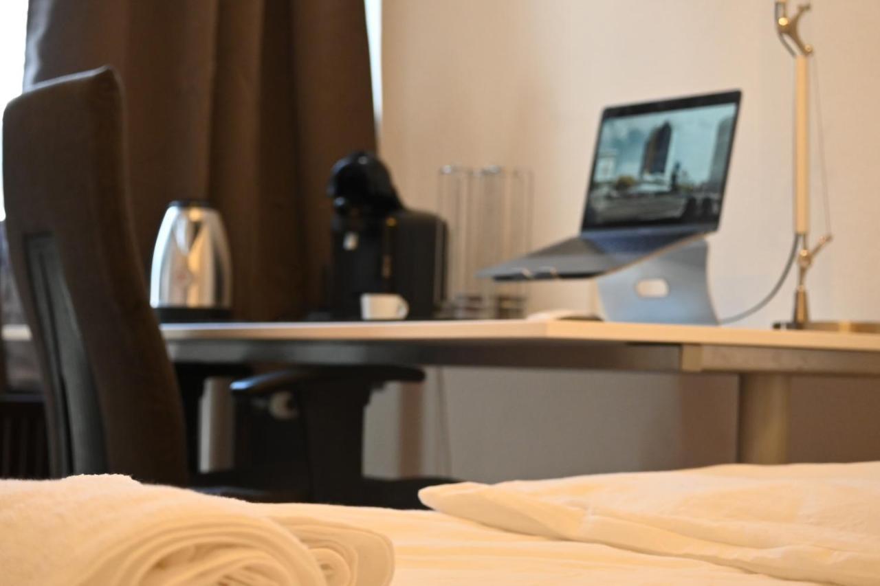 Private Room With Free Parking Κόμπλεντς Εξωτερικό φωτογραφία