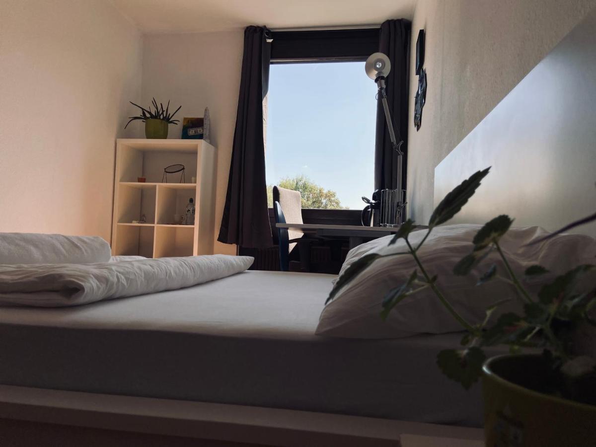 Private Room With Free Parking Κόμπλεντς Εξωτερικό φωτογραφία
